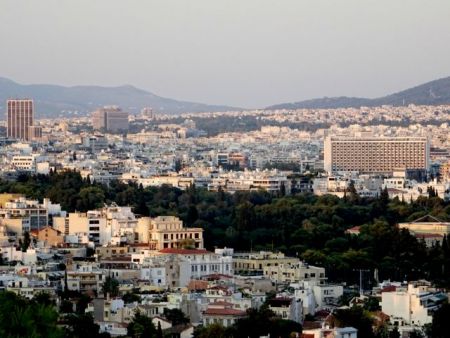 Πιάνουν «πάτο» οι τιμές των ακινήτων
