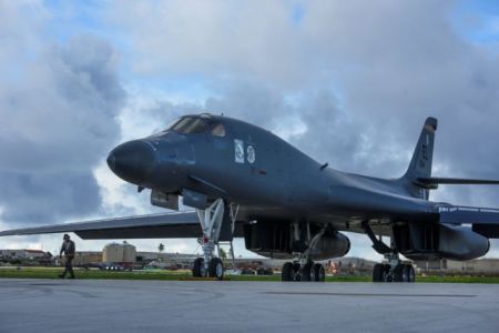 Η Βόρειος Κορέα απειλεί με πυραυλική επίθεση αμερικανική βάση στο Γκουάμ