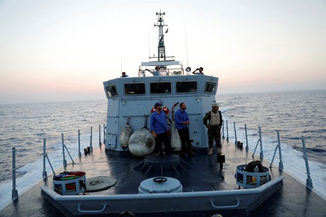 Ενοπλη οργάνωση εμποδίζει τους πρόσφυγες να αναχωρήσουν για την Ιταλία