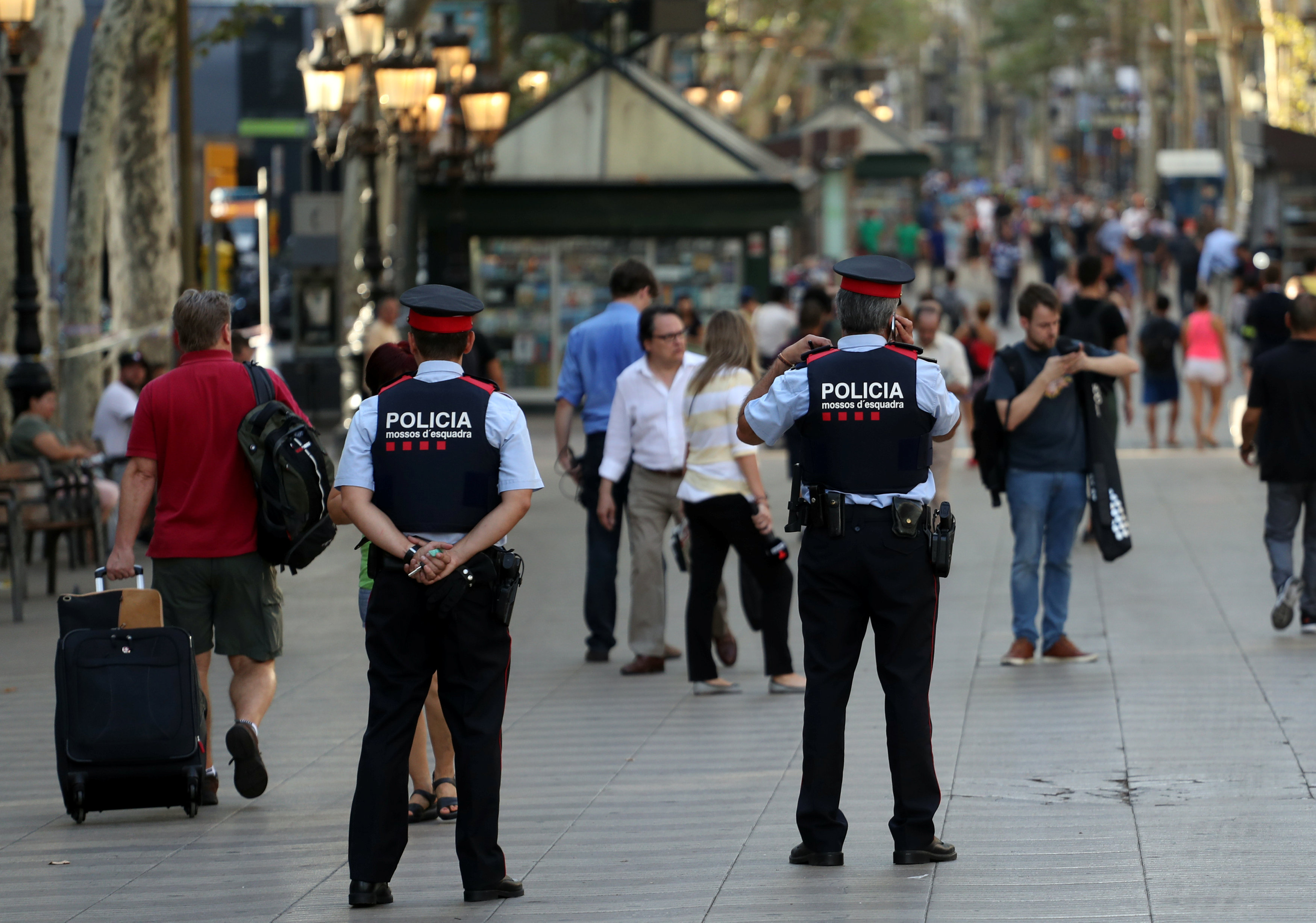 Συνεχίζονται οι έρευνες στην Καταλονία – Ενας δράστης καταζητείται, ένας ιμάμης αγνοείται – Στους 15 οι νεκροί