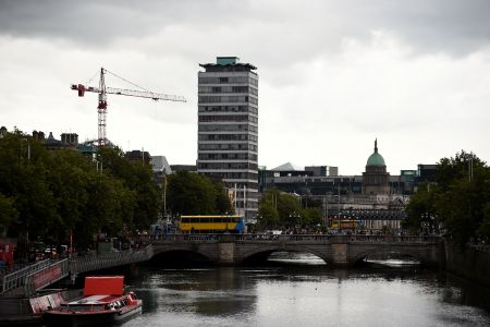 Xιλιάδες διαδηλωτές στους δρόμους της ιρλανδικής πρωτεύουσας κατά των αμβλώσεων