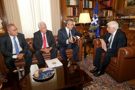 Παυλόπουλος: Καθοριστική για την αγορά η σημασία των επιμελητηρίων