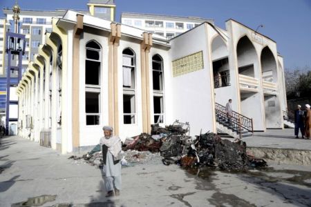 Πάνω από 40 οι νεκροί από την επίθεση σε τέμενος στην Καμπούλ