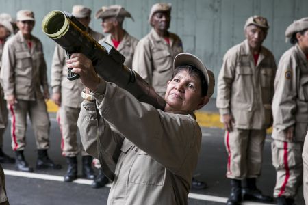 Μακρόν για Μαδούρο: Μια δικτατορία προσπαθεί να επιβιώσει