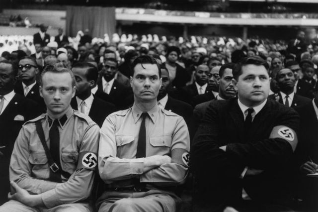 Ο ξεχασμένος «αμερικανός φύρερ» που εμπνέει την Ακροδεξιά των ΗΠΑ