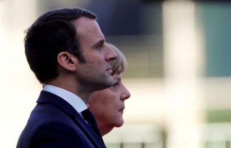 «Η ώρα της αλήθειας» στη συνάντηση Μέρκελ-Μακρόν
