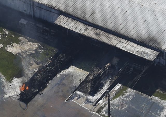 ΗΠΑ: Το χημικό εργοστάσιο θα κάψει και τα υπόλοιπα κιβώτια με τοξικά