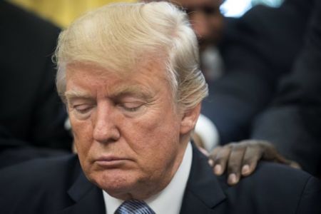 Τραμπ: Προτεραιότητα στους αμερικανούς εργαζομένους