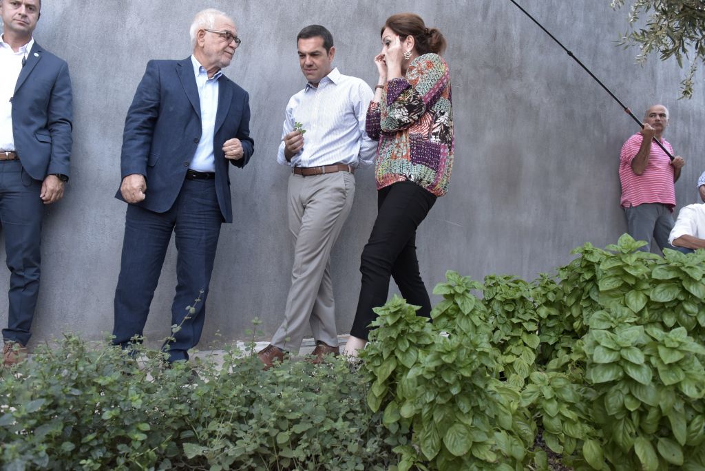 Αλ. Τσίπρας: Η Apivita για τα προϊόντα της ό,τι η Μπαρτσελόνα στη μπάλα