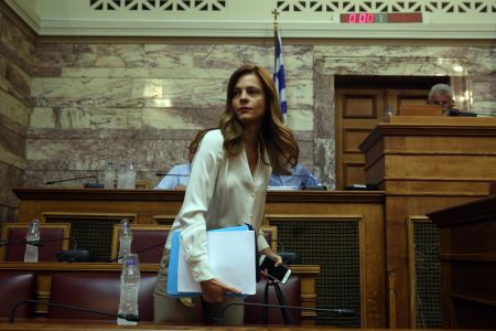 Αχτσιόγλου: Η ΝΔ εύχεται το ΔΝΤ να ακυρώσει τις βελτιώσεις για τους εργαζόμενους