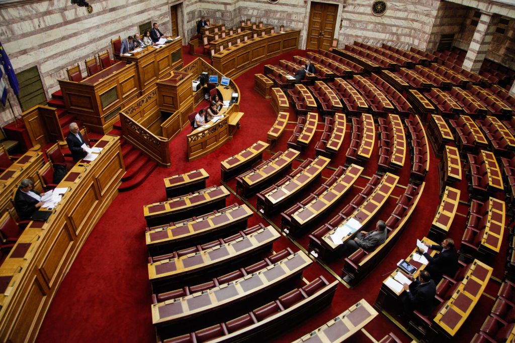 Η κυβέρνηση ντριμπλάρει τους αρνητές της αξιολόγησης στο Δημόσιο