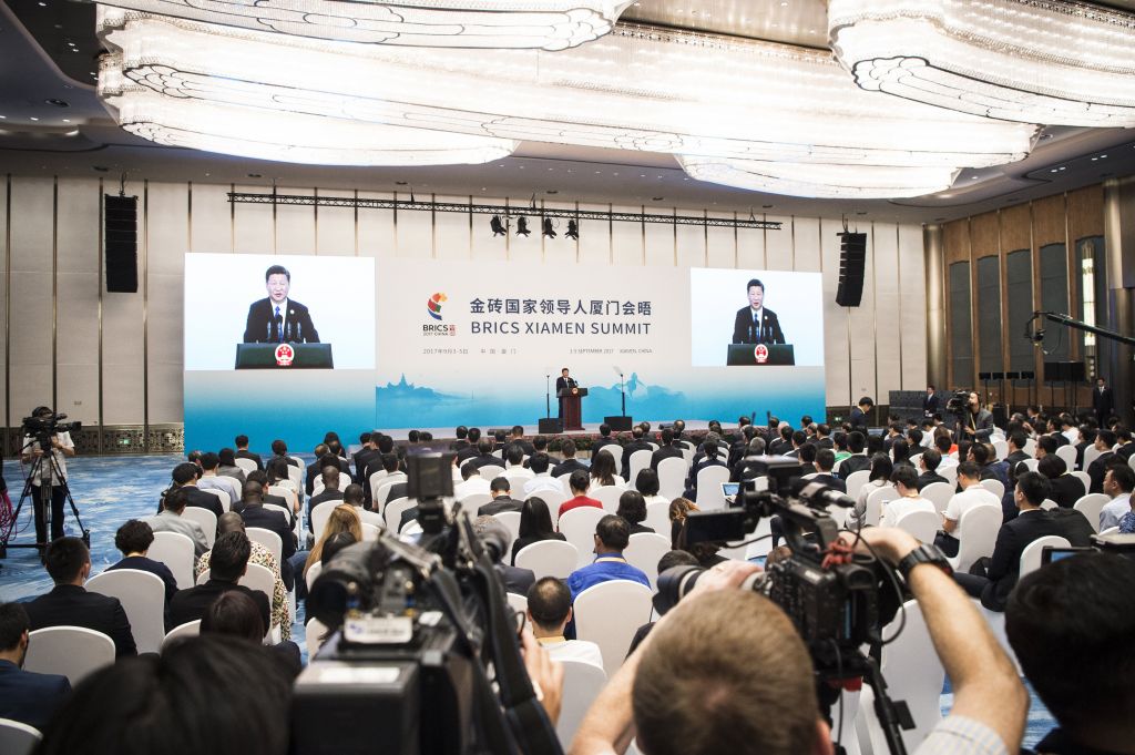 Πρωταγωνιστικό ρόλο επιθυμούν οι BRICS