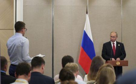 Πούτιν: Η στρατιωτική υστερία θα οδηγήσει σε παγκόσμια καταστροφή