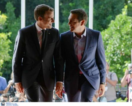 Τσίπρας – Μακρόν: τα φιλαράκια
