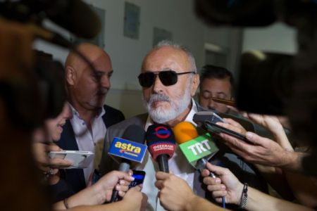 Ζητείται ψεύτης