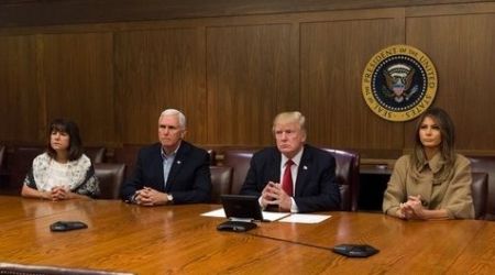 Στο Κέντρο Επιχειρήσεων του Λευκού Οίκου η Μελάνια