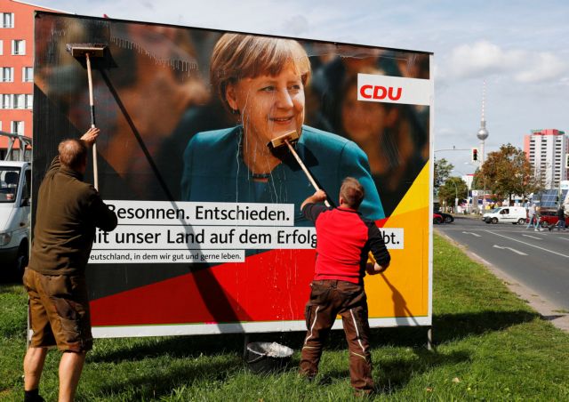 Η «καγκελάριος-τεφλόν» χάνει σε αίγλη, αλλά κερδίζει με άνεση