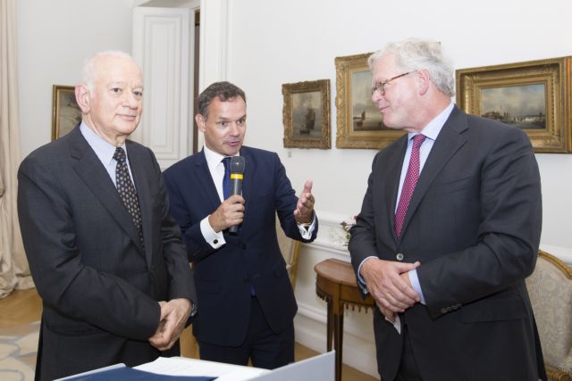 Το πόκερ των ξένων επενδύσεων, η αποχή των Ελλήνων και ο ΣΥΡΙΖΑ