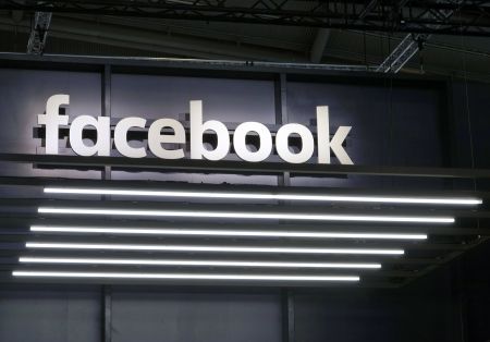 Κομισιόν καλεί Facebook, Twitter και Google να ευθυγραμμιστούν με τους κανόνες