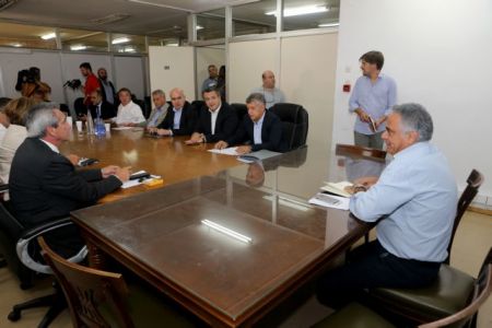 Σκουρλέτης-ΟΛΜΕ-ΔΟΕ: Συζήτηση περί στέγασης εκπαιδευτικών σε τουριστικές περιοχές συζήτησαν