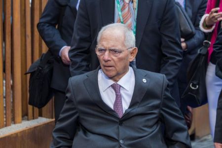 Σόιμπλε: Η οικονομία της Ελλάδας είναι στο σωστό δρόμο