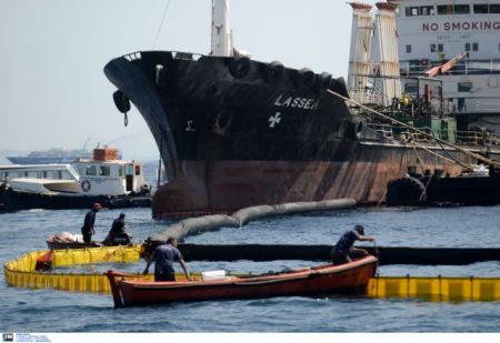 Έκρηξη βόμβας ίσως να ευθύνεται για τη βύθιση του «Άγια Ζώνη ΙΙ»