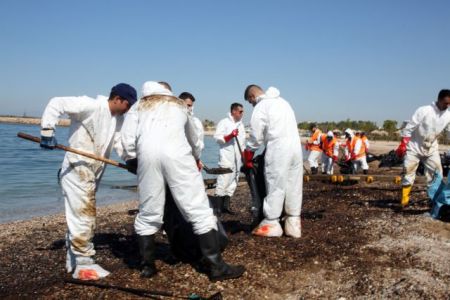 Aνακοίνωση με αιχμές από δημάρχους περιοχών που επλήγησαν από ρύπανση