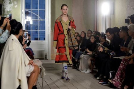 Ο βρετανικός οίκος Burberry στην κορυφή του Instagram