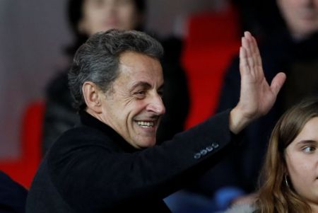 Ο Σαρκοζί στην Αθήνα για να… ακούσει την Κάρλα Μπρούνι