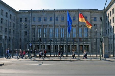 Το FDP θέλει τη… θέση του Σόιμπλε για να μπει στην κυβέρνηση