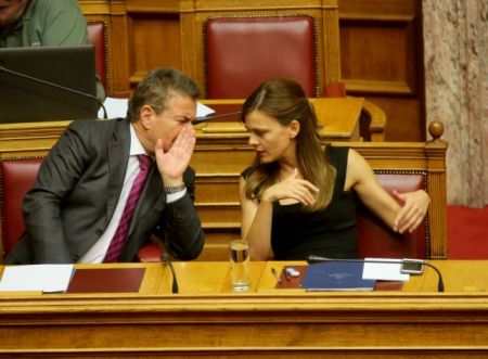 «Σκωτσέζικο ντους» σε εργασιακά, ασφαλιστικά