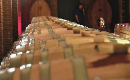 Αφημένη στην τύχη της η ελληνική οινοποιία