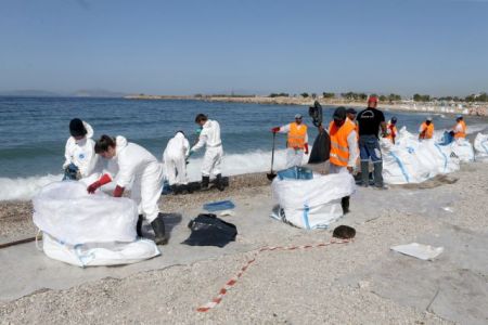 Λιμενικό:Σταδιακή αφαίρεση πλωτών φραγμάτων
