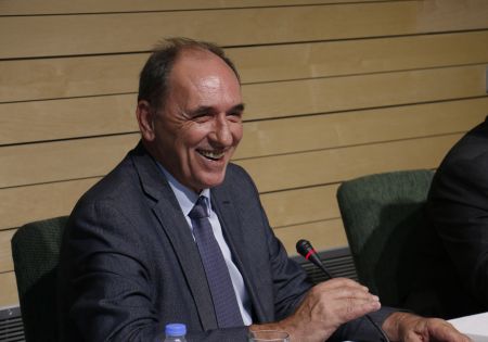 Σχέδιο για την ηλεκτροκίνηση στα νησιά από τον ΔΕΔΔΗΕ