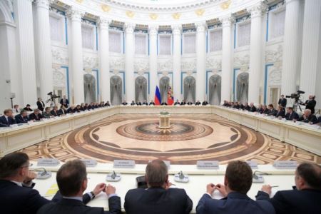 Ρωσία: Εξετάζει νέα μείωση διπλωματικού προσωπικού των ΗΠΑ