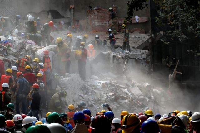 Μεξικό: Αντίστροφη μέτρηση για τον εντοπισμό επιζώντων [βίντεο]