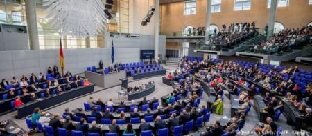 DW: Πόσο καλά αμείβονται οι Γερμανοί πολιτικοί;