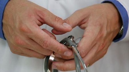 Νέα κρούσματα ιλαράς σε επαγγελματίες υγείας