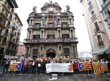 Ισπανία: Στέλνει και άλλες αστυνομικές δυνάμεις στην Καταλωνία