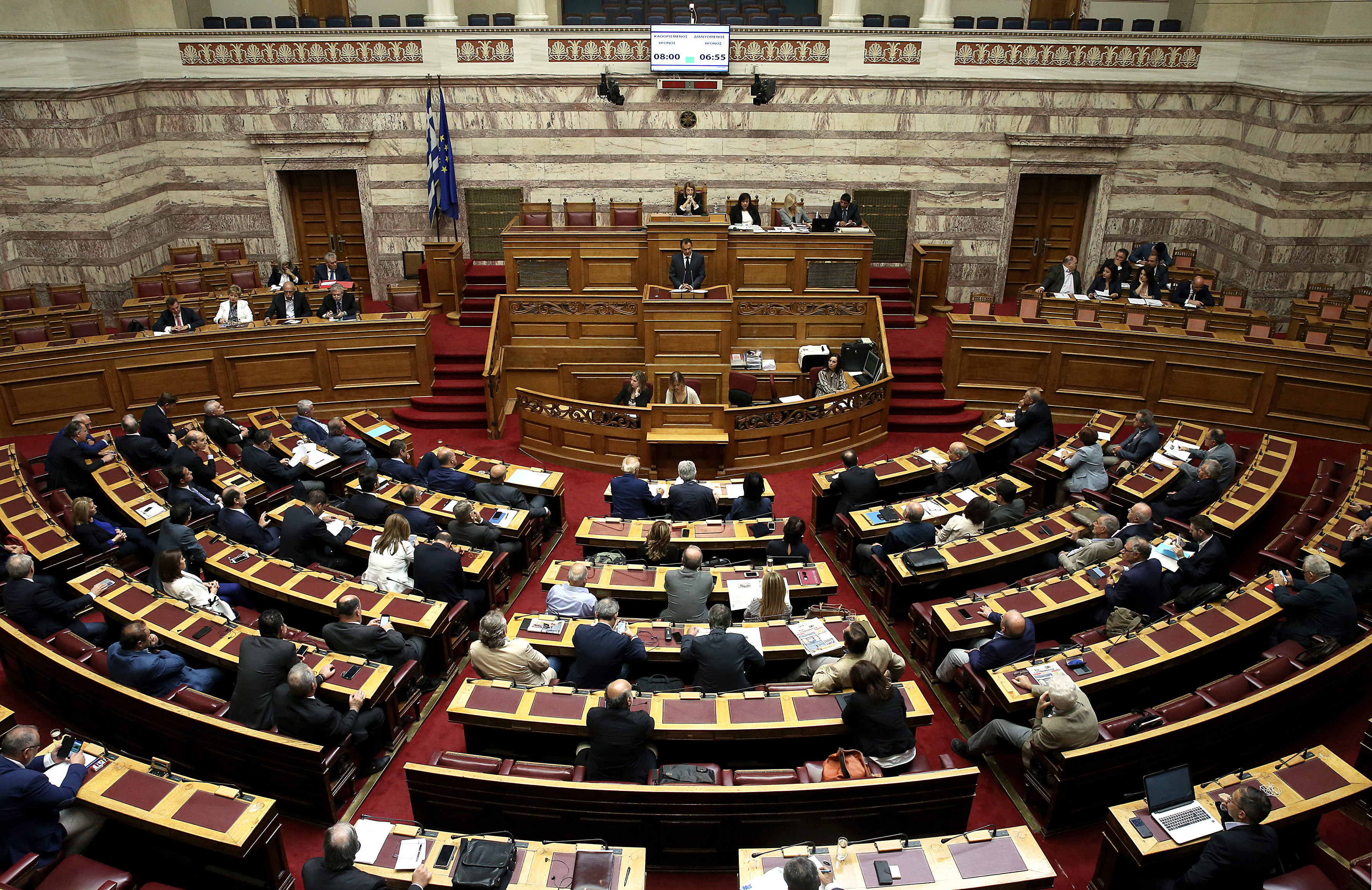 Βουλή (live): Διχάζει τον ΣΥΡΙΖΑ η διόρθωση φύλου από τα 15 έτη