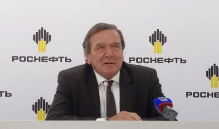 Ο Γκέρχαρντ Σρέντερ εξελέγη πρόεδρος της Rosneft