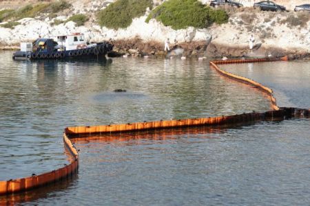 Διαδήλωση αντιεξουσιαστών στον Πειραιά για το ναυάγιο του Αγία Ζώνη ΙΙ