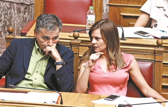 Απέραντο δικαστήριο για τις περικοπές συντάξεων και τα δώρα