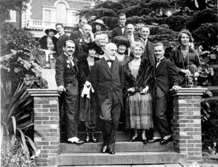 Η χρυσή κληρονόμος και ο εθνάρχης