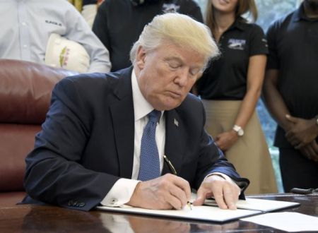 Νέα μέτρα Τραμπ κατά του Ιράν λόγω «κακής συμπεριφοράς»