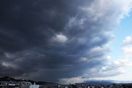 Συννεφιασμένος την Κυριακή ο καιρός