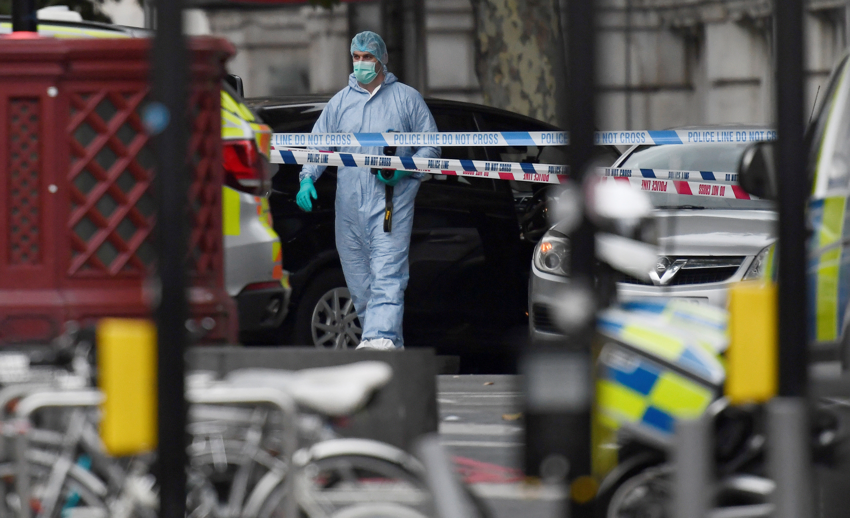 Λονδίνο: Αυτοκίνητο έπεσε σε πεζοδρόμιο έξω από Μουσείο, αρκετοί τραυματίες