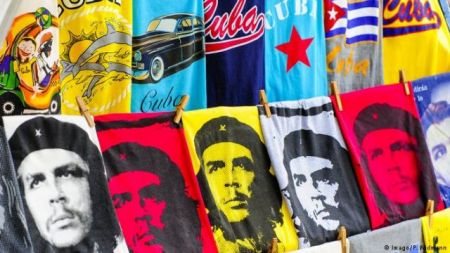 O Τσε παραμένει ως ίνδαλμα, ως αντάρτης έσβησε