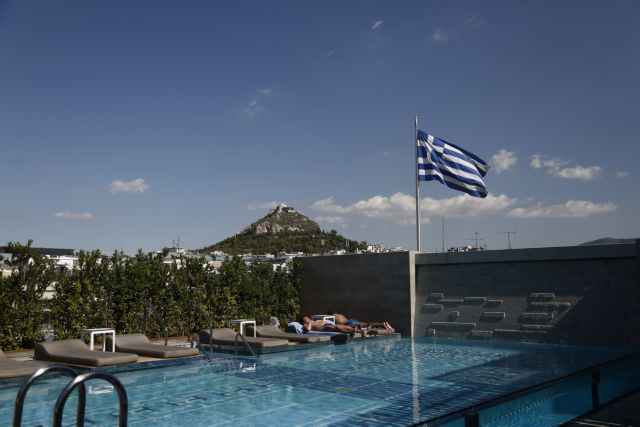 Δεν ανησυχεί η Ρωσία για το τέλος διαμονής στα ελληνικά ξενοδοχεία