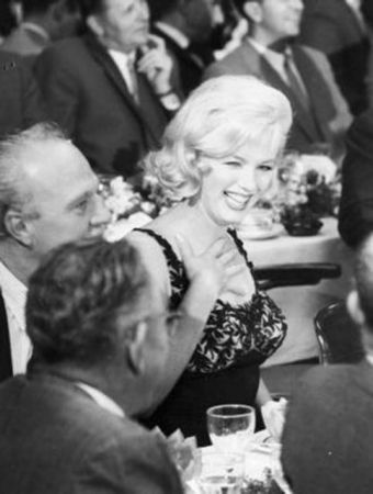 Σκούρας καλεί Χρουστσόφ